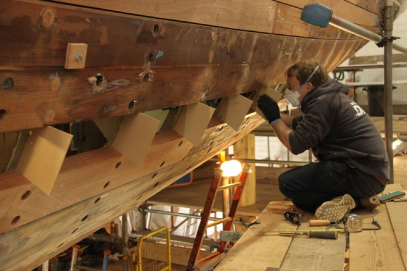 Setting bevels for shutter plank port quarter