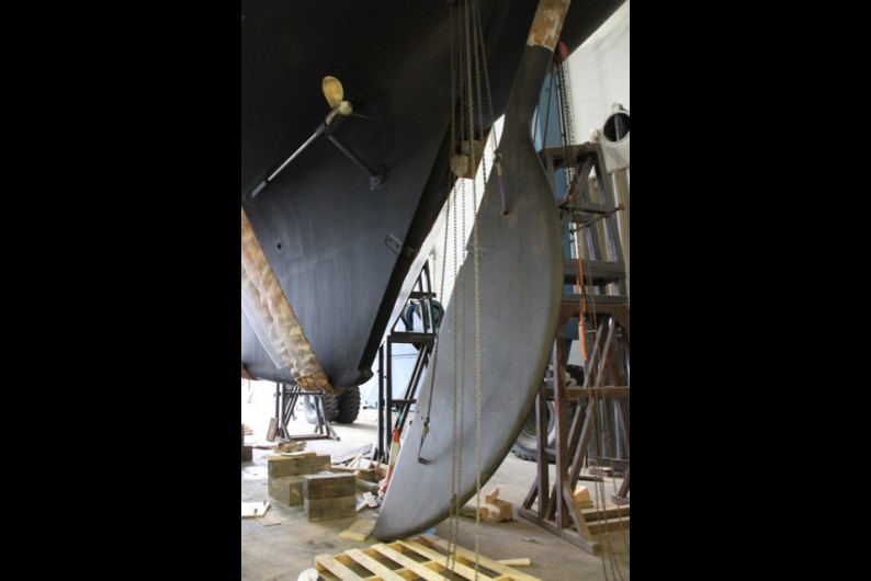 Rudder hanging